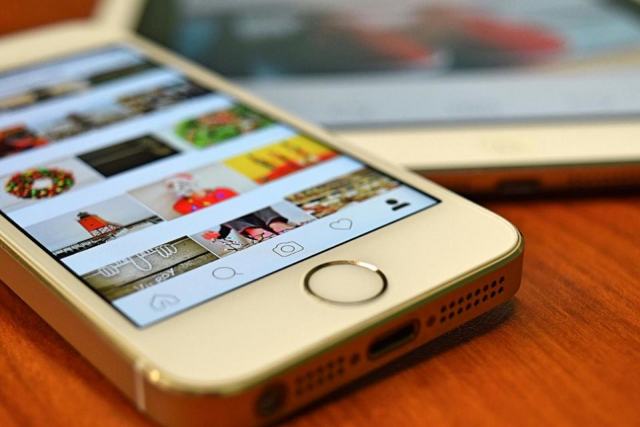 Fiche et téléchargement de Jeux de mots croisés à télécharger gratuitement sur iPhone et iPad Fiche et téléchargement de Jeux de mots croisés à télécharger gratuitement sur iPhone et iPad