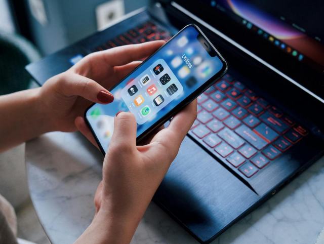 Fiche et téléchargement de Talking gina sur iPhone et iPad